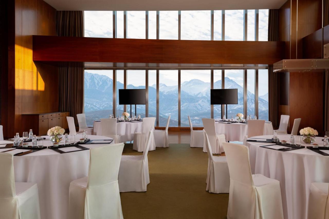 The Ritz-Carlton, Almaty Hotell Exteriör bild