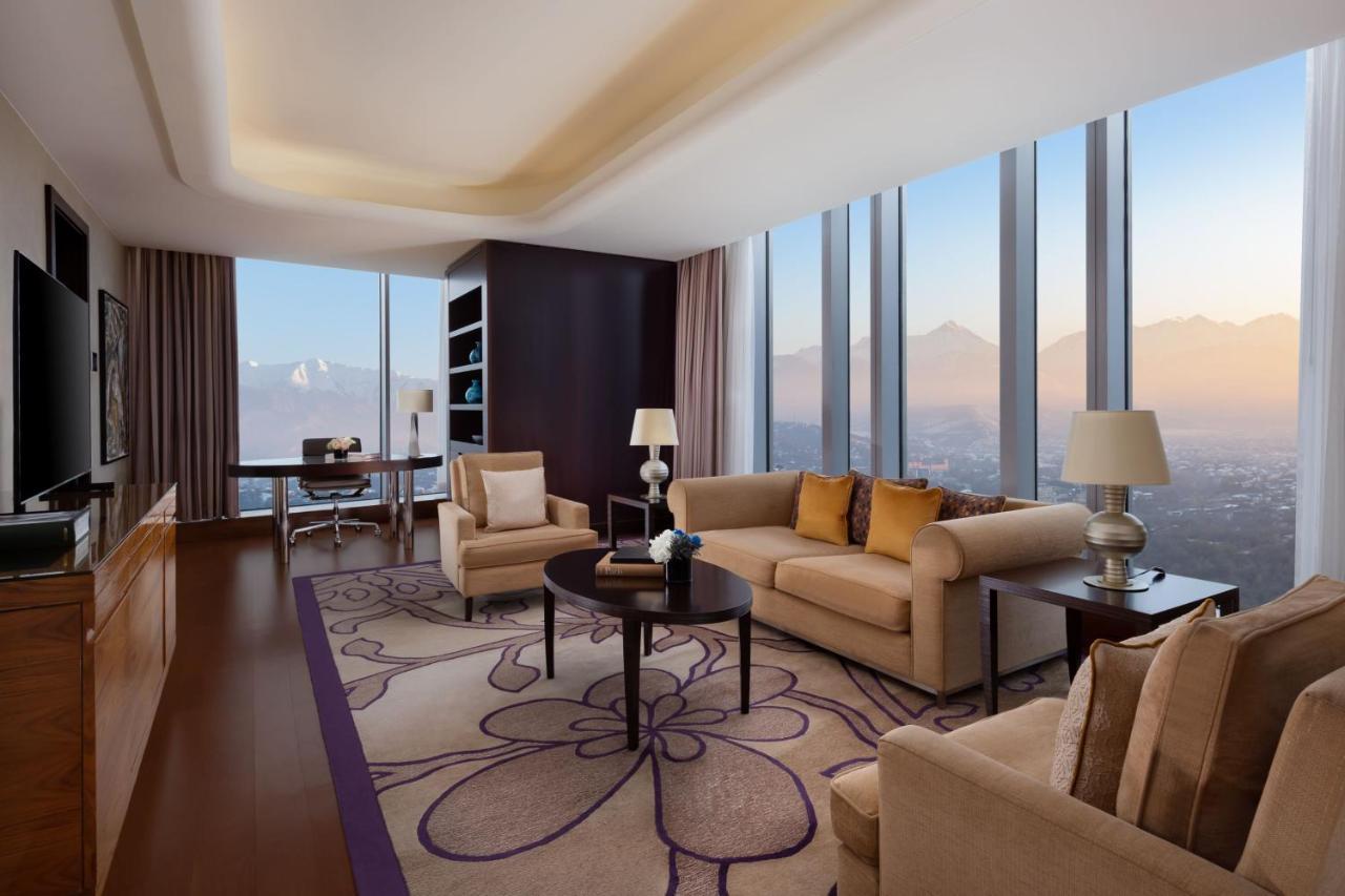 The Ritz-Carlton, Almaty Hotell Exteriör bild