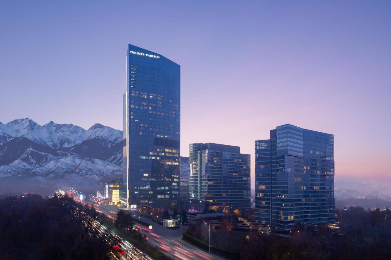 The Ritz-Carlton, Almaty Hotell Exteriör bild
