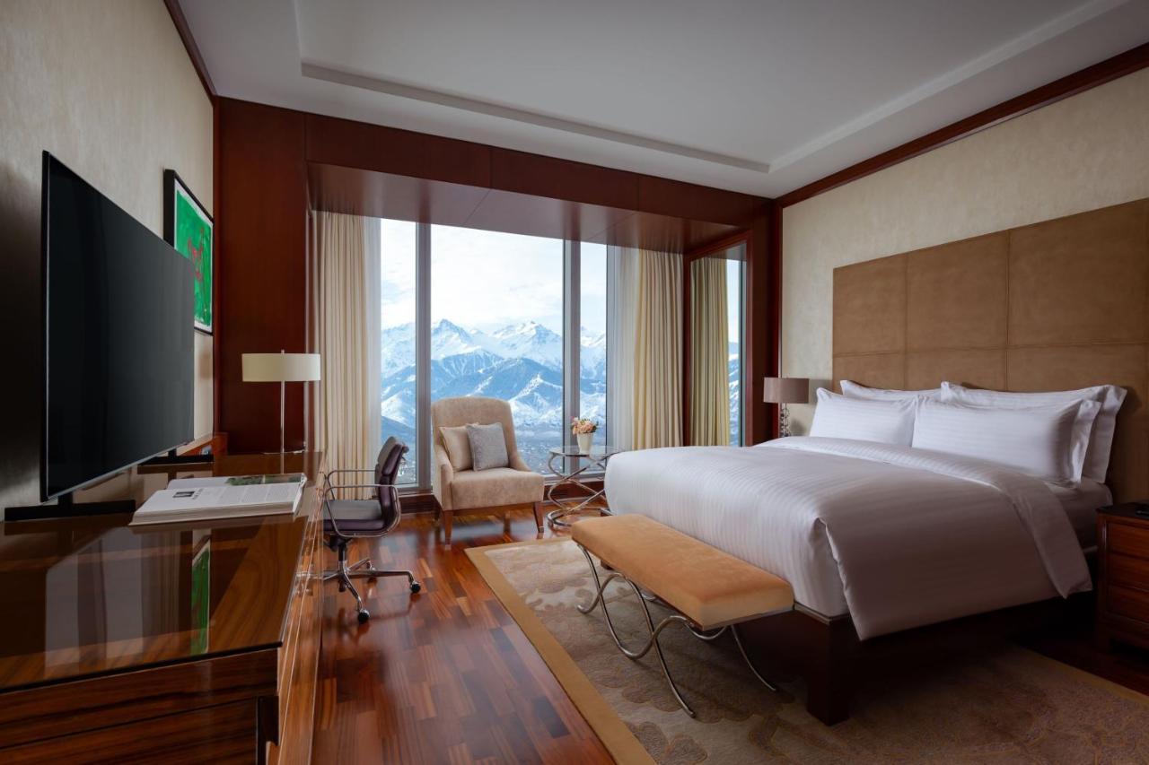 The Ritz-Carlton, Almaty Hotell Exteriör bild