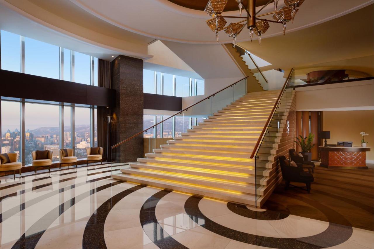 The Ritz-Carlton, Almaty Hotell Exteriör bild