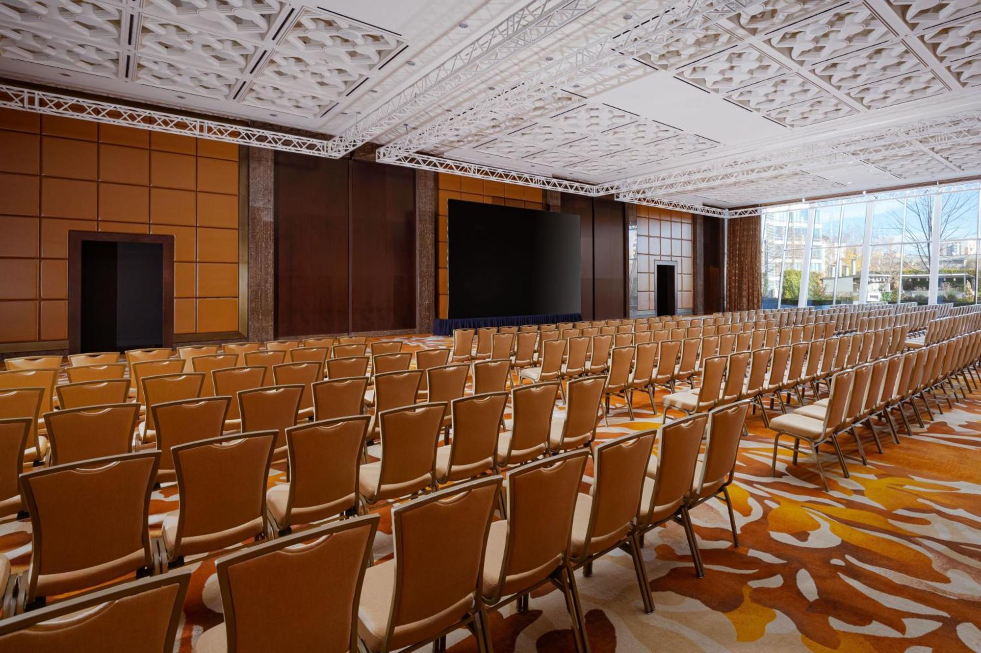 The Ritz-Carlton, Almaty Hotell Exteriör bild