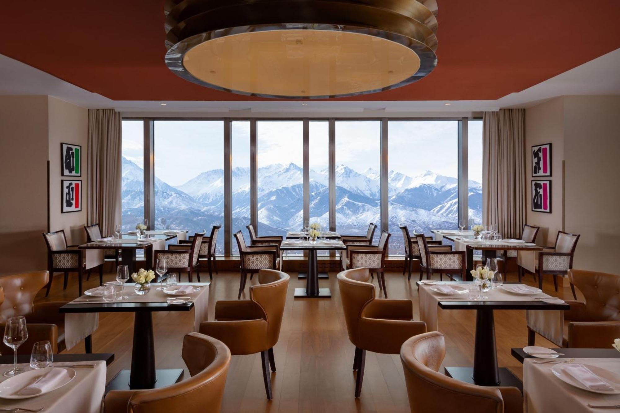 The Ritz-Carlton, Almaty Hotell Exteriör bild