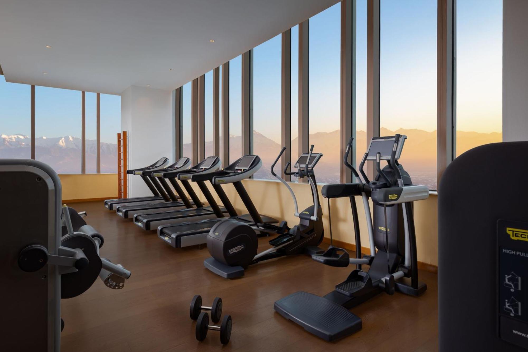The Ritz-Carlton, Almaty Hotell Exteriör bild