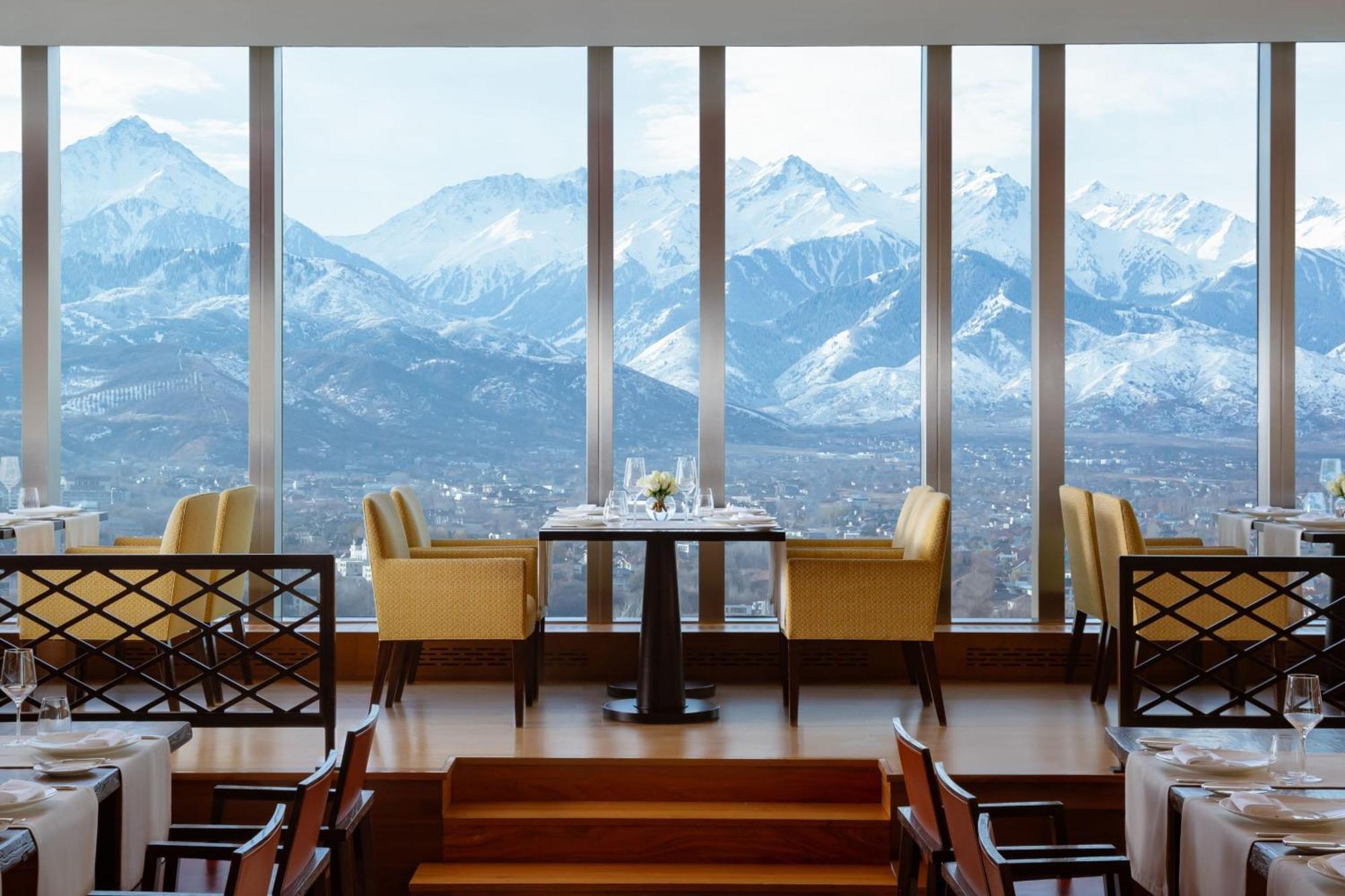 The Ritz-Carlton, Almaty Hotell Exteriör bild