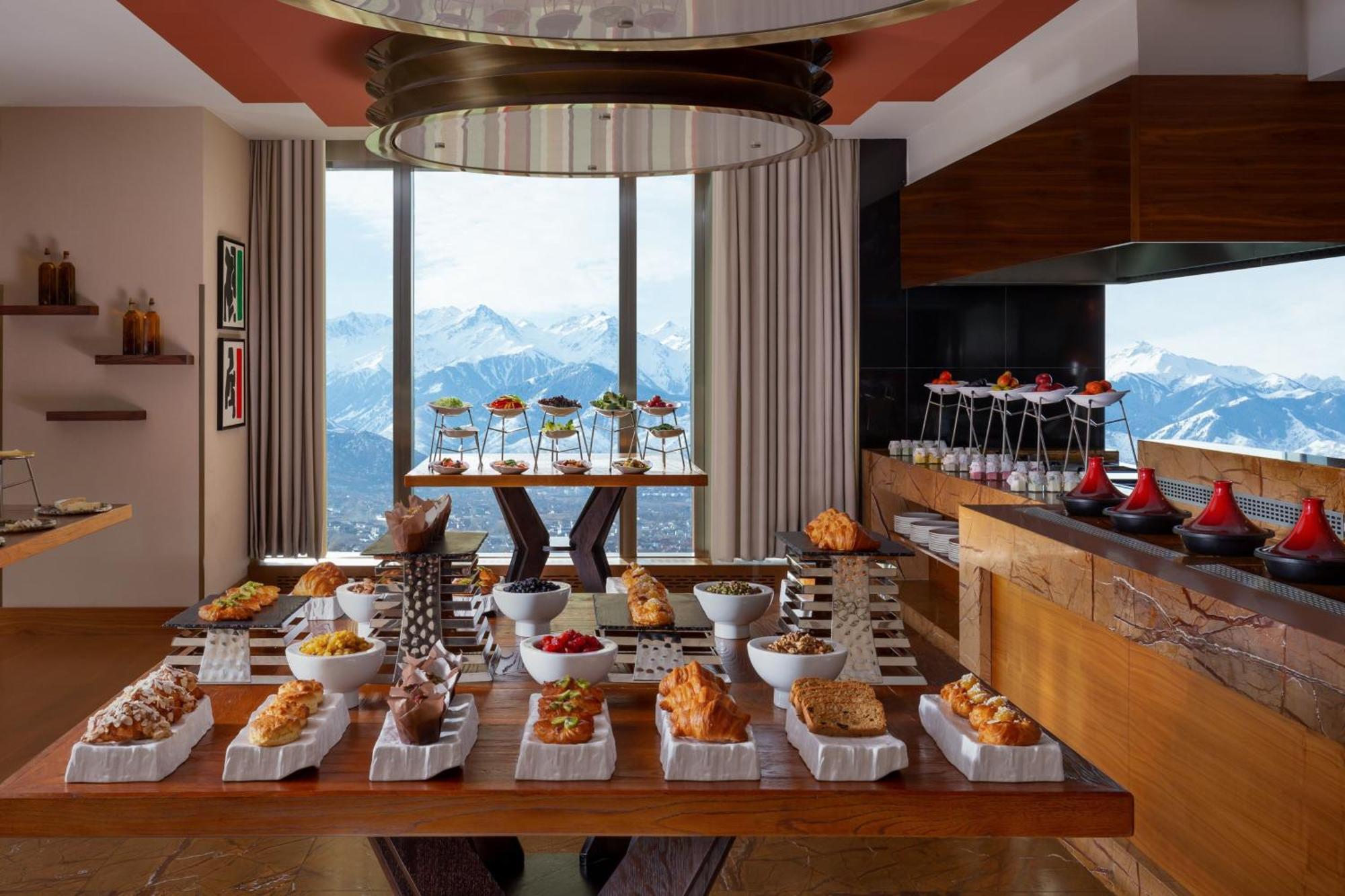 The Ritz-Carlton, Almaty Hotell Exteriör bild