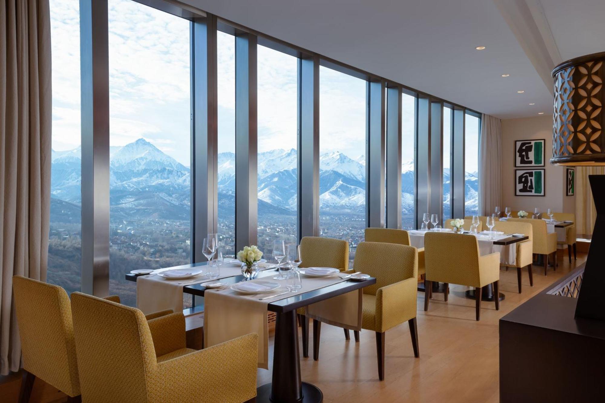 The Ritz-Carlton, Almaty Hotell Exteriör bild